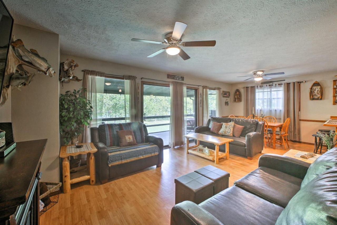 Golden Lakefront Table Rock Home With Fire Pit! מראה חיצוני תמונה