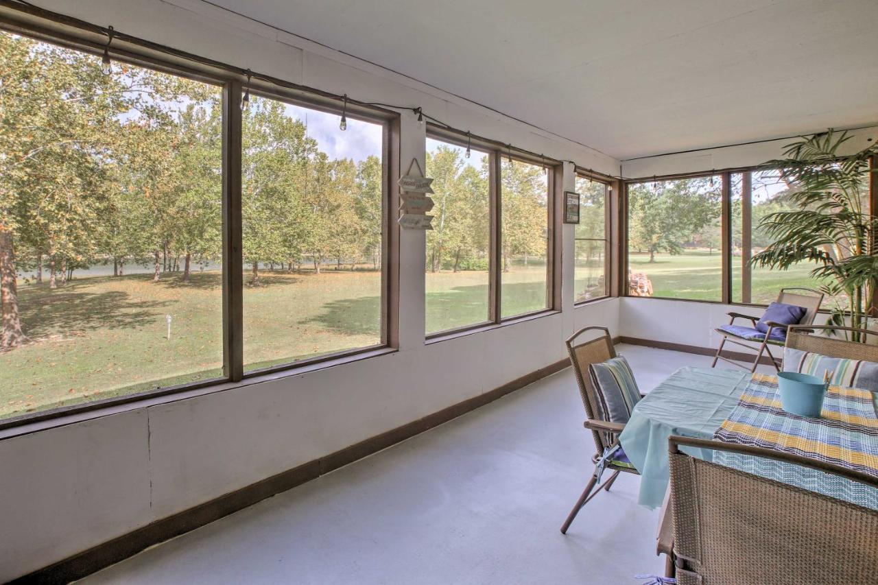Golden Lakefront Table Rock Home With Fire Pit! מראה חיצוני תמונה